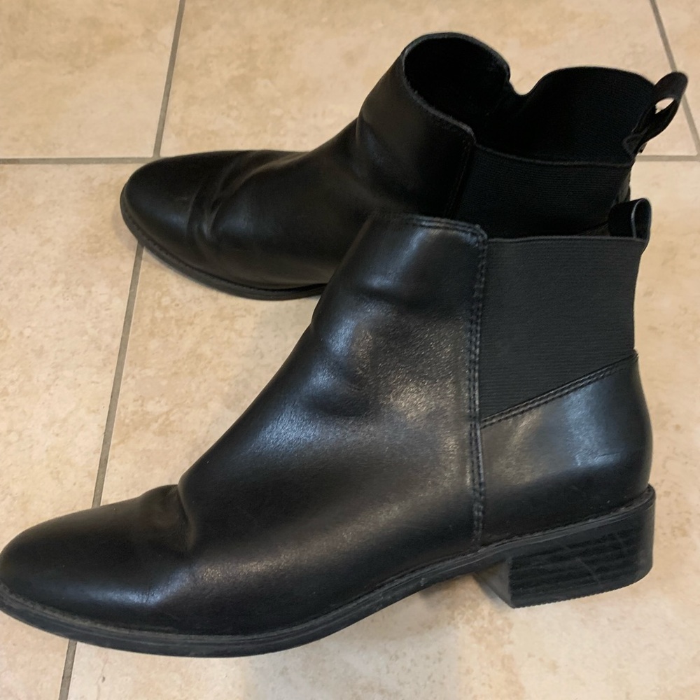 Aldo Black Leather Ankle Boots Size 8.5